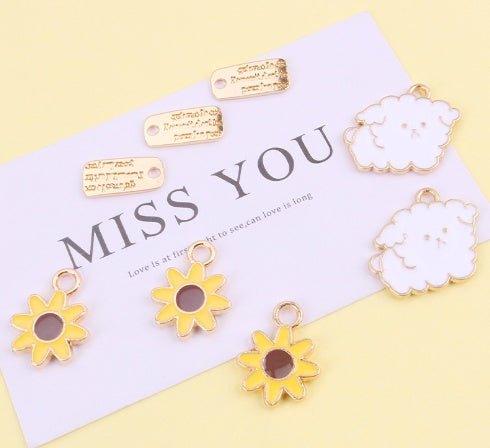 Keychain Accessories Cute Flower Clothes Accessories Badge Ornaments